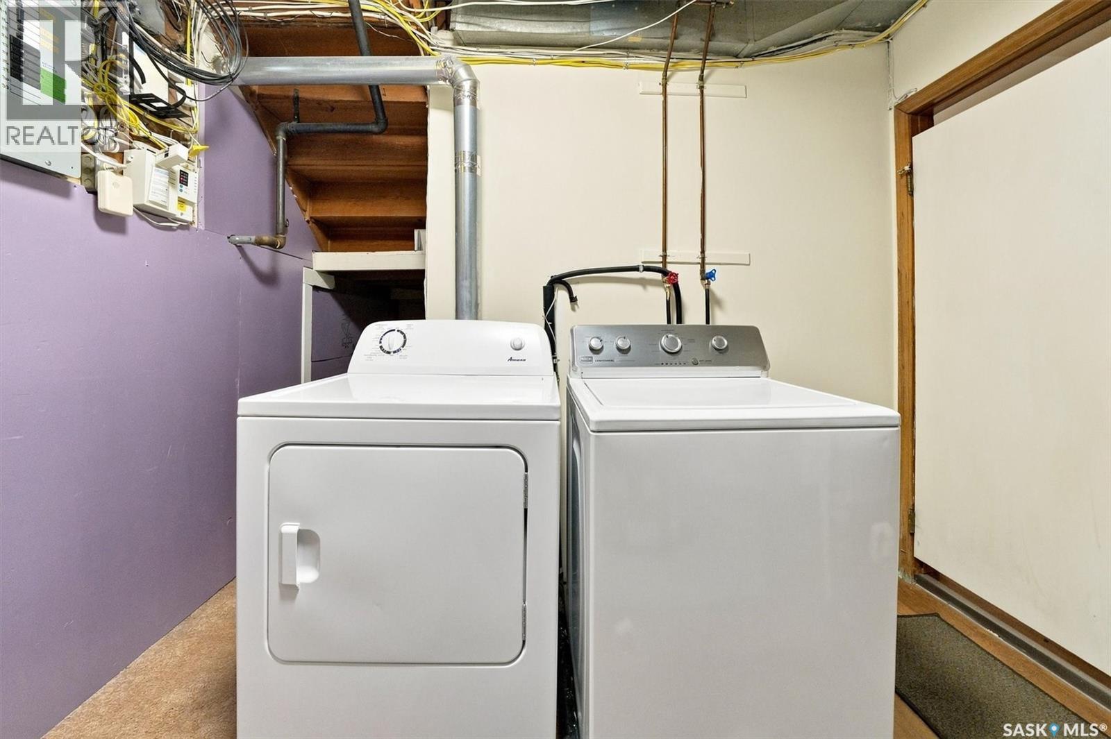 1325 Temperance Street, Saskatoon, SK - Indoor Photo Showing Laundry Room