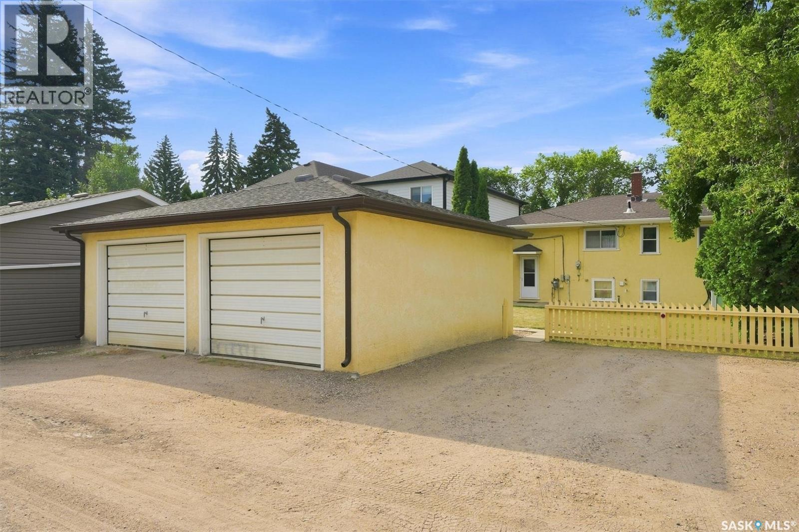 1325 Temperance Street, Saskatoon, SK - Outdoor