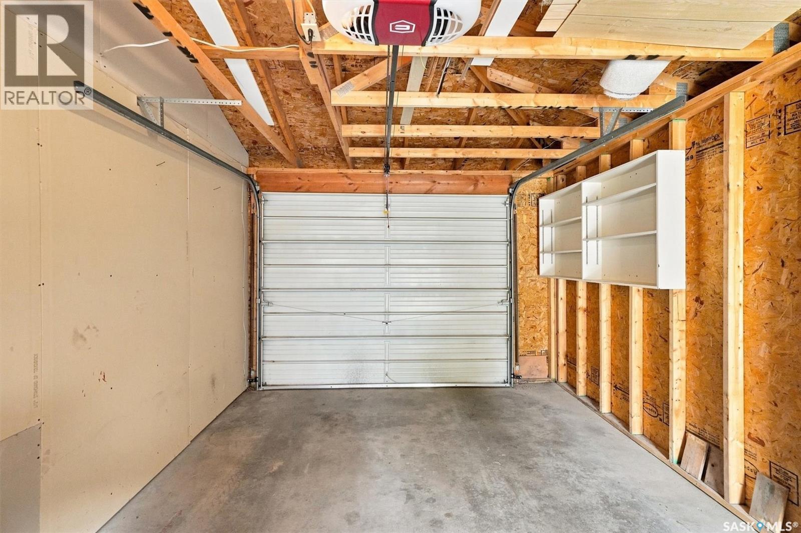 1325 Temperance Street, Saskatoon, SK - Indoor Photo Showing Garage