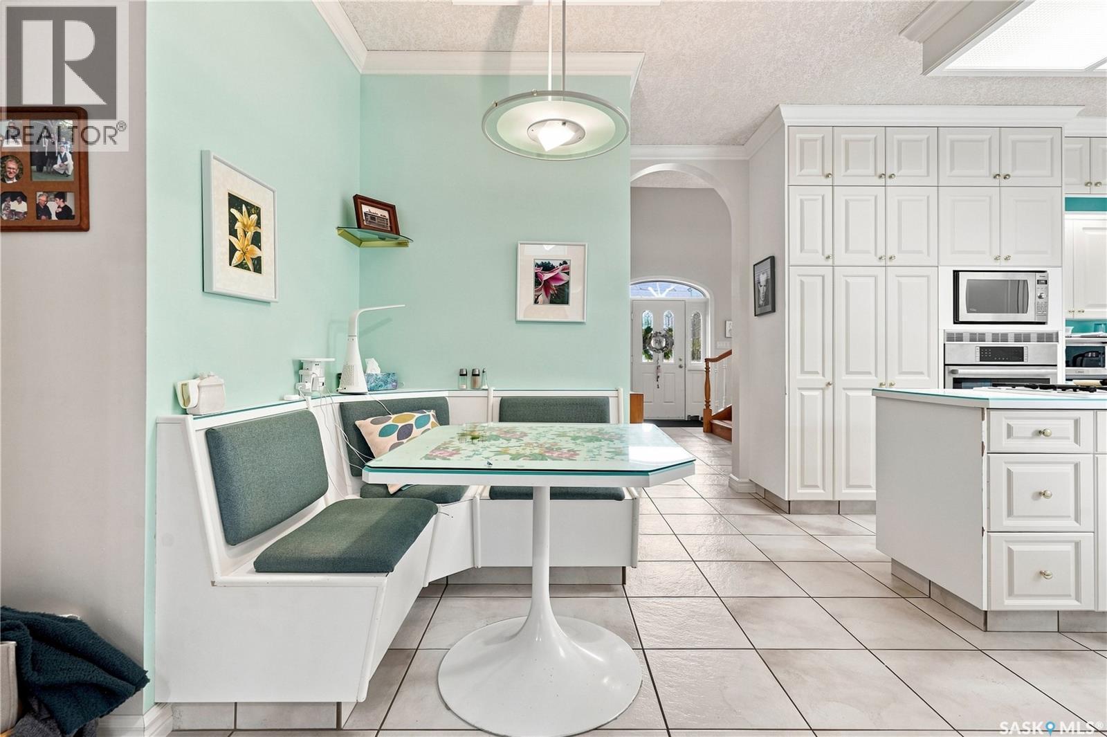 10 Ruby Place, Edenwold Rm No.158, SK - Indoor Photo Showing Kitchen