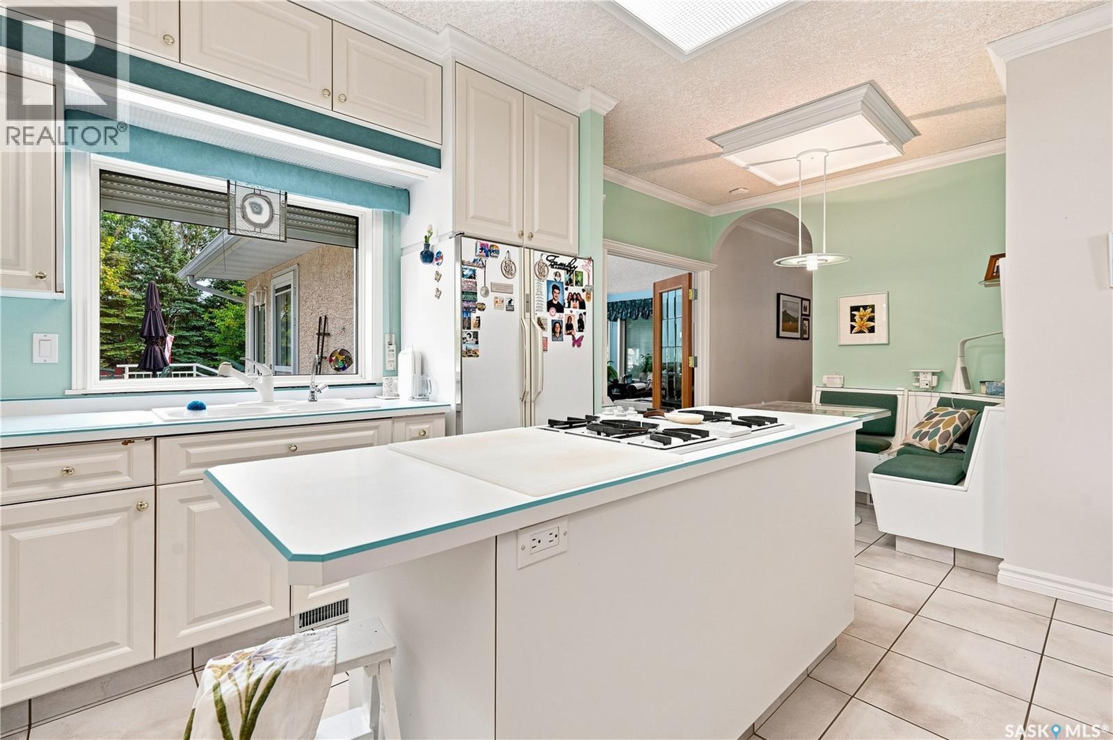 10 Ruby Place, Edenwold Rm No.158, SK - Indoor Photo Showing Kitchen