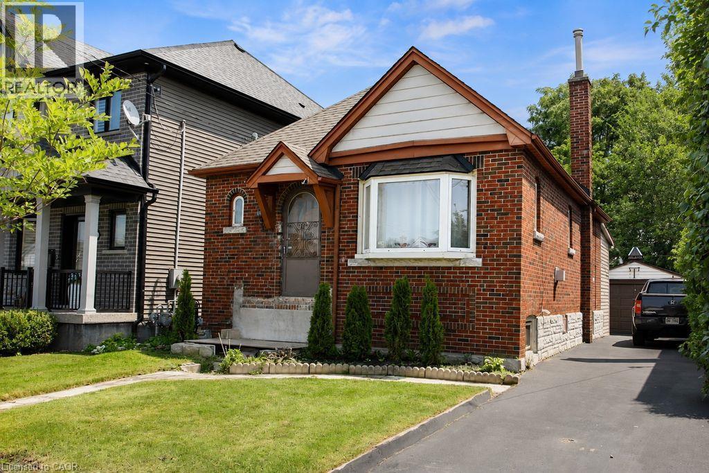 35 Barons Avenue S, Hamilton, ON - Outdoor With Facade