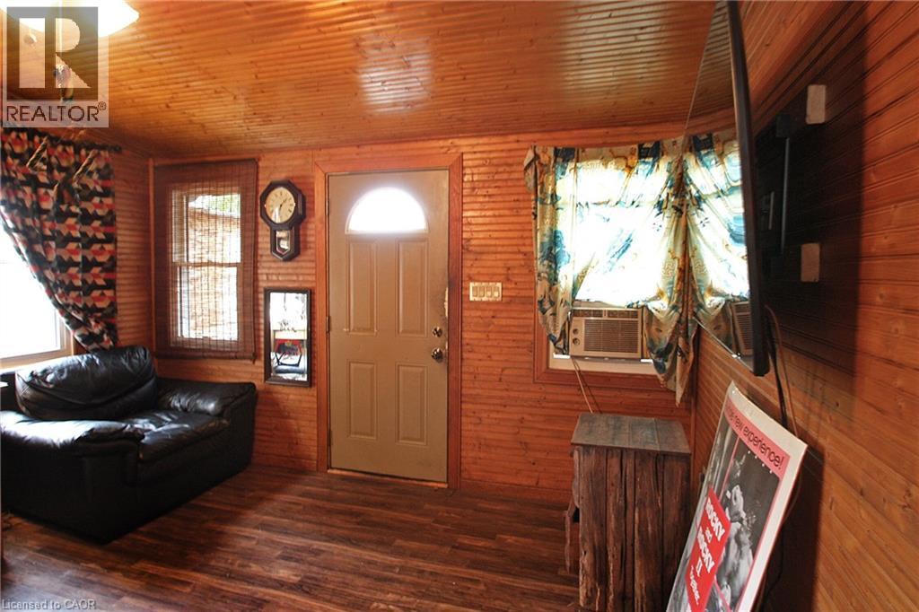 35 Barons Avenue S, Hamilton, ON - Indoor