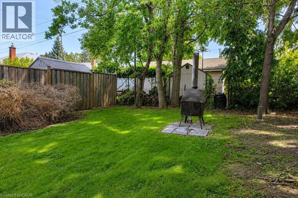 35 Barons Avenue S, Hamilton, ON - Outdoor