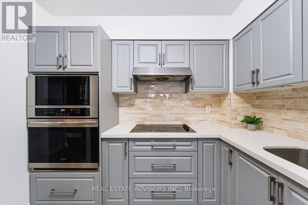 Ph#07 - 21 Overlea Boulevard, Toronto, ON - Indoor Photo Showing Kitchen
