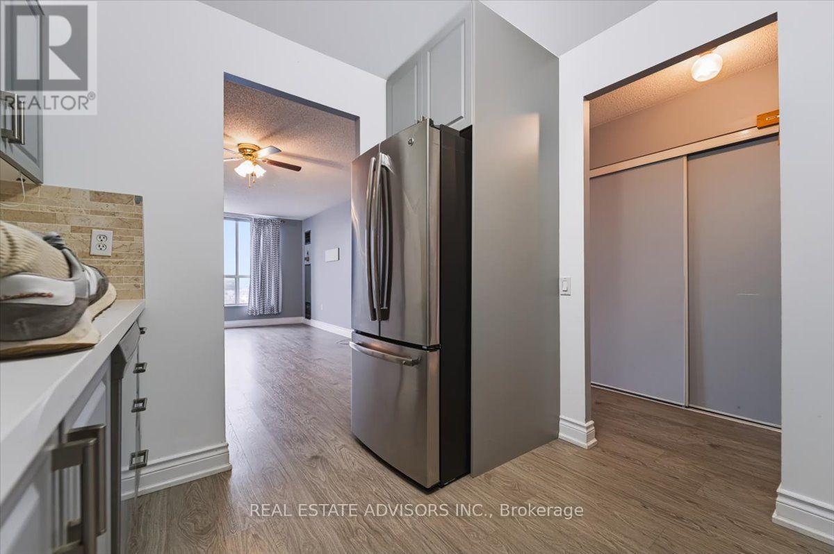 Ph#07 - 21 Overlea Boulevard, Toronto, ON - Indoor Photo Showing Kitchen