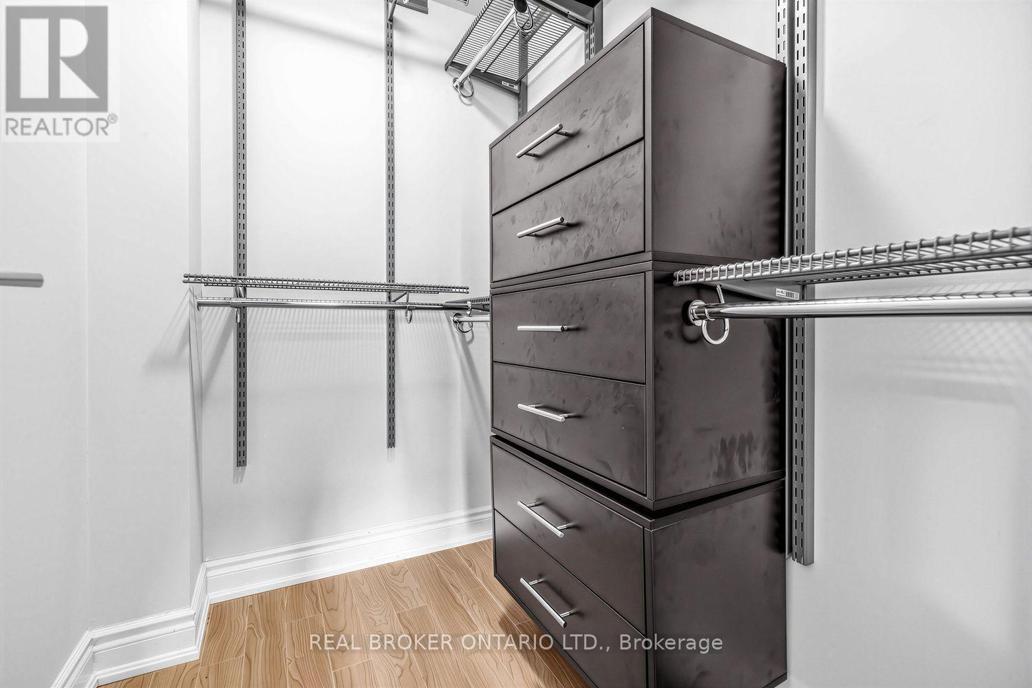 Walk in Closet - 1012 - 233 South Park Road, Markham, ON - Indoor