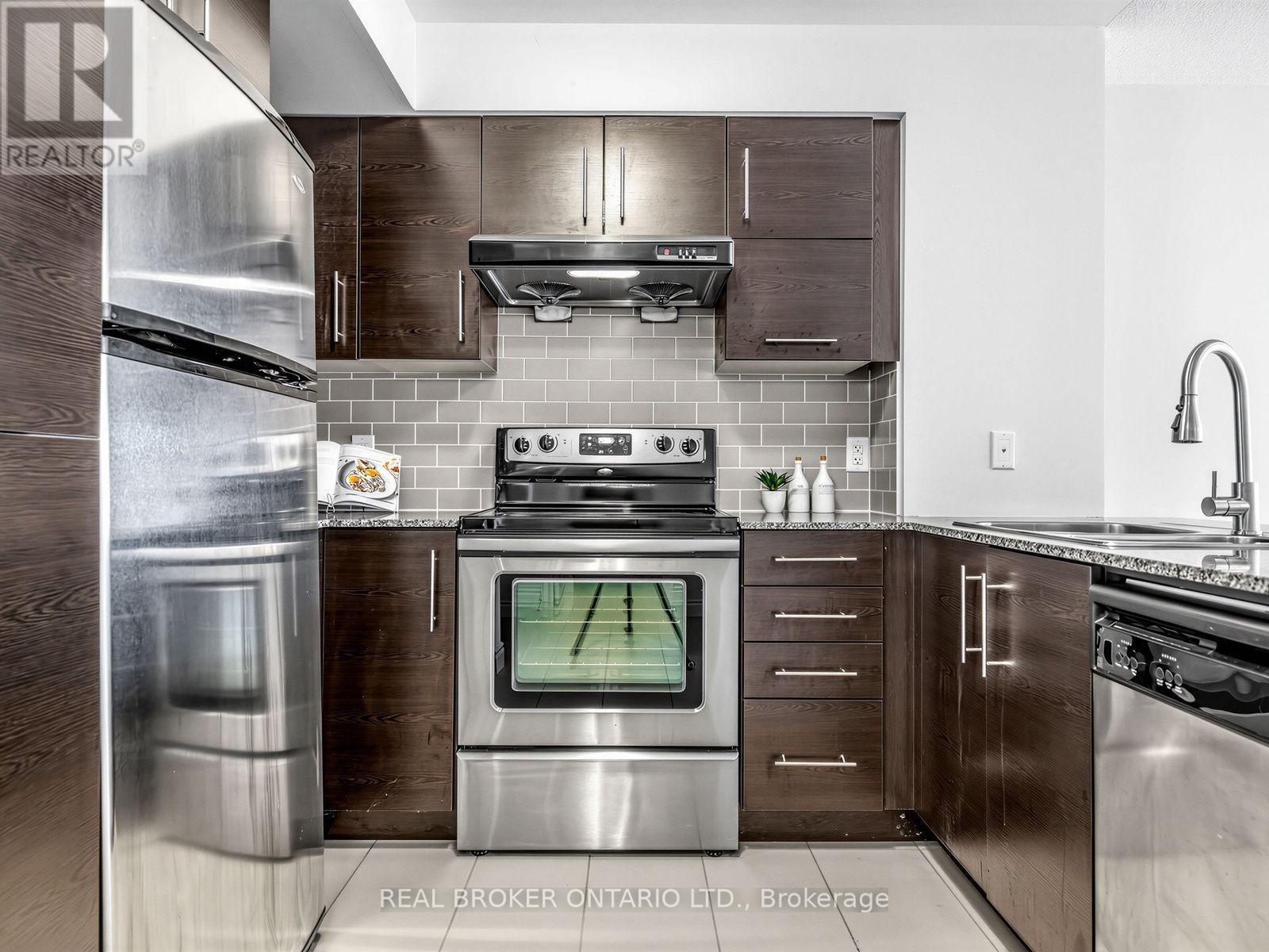 Kitchen - 1012 - 233 South Park Road, Markham, ON - Indoor Photo Showing Kitchen With Stainless Steel Kitchen With Upgraded Kitchen