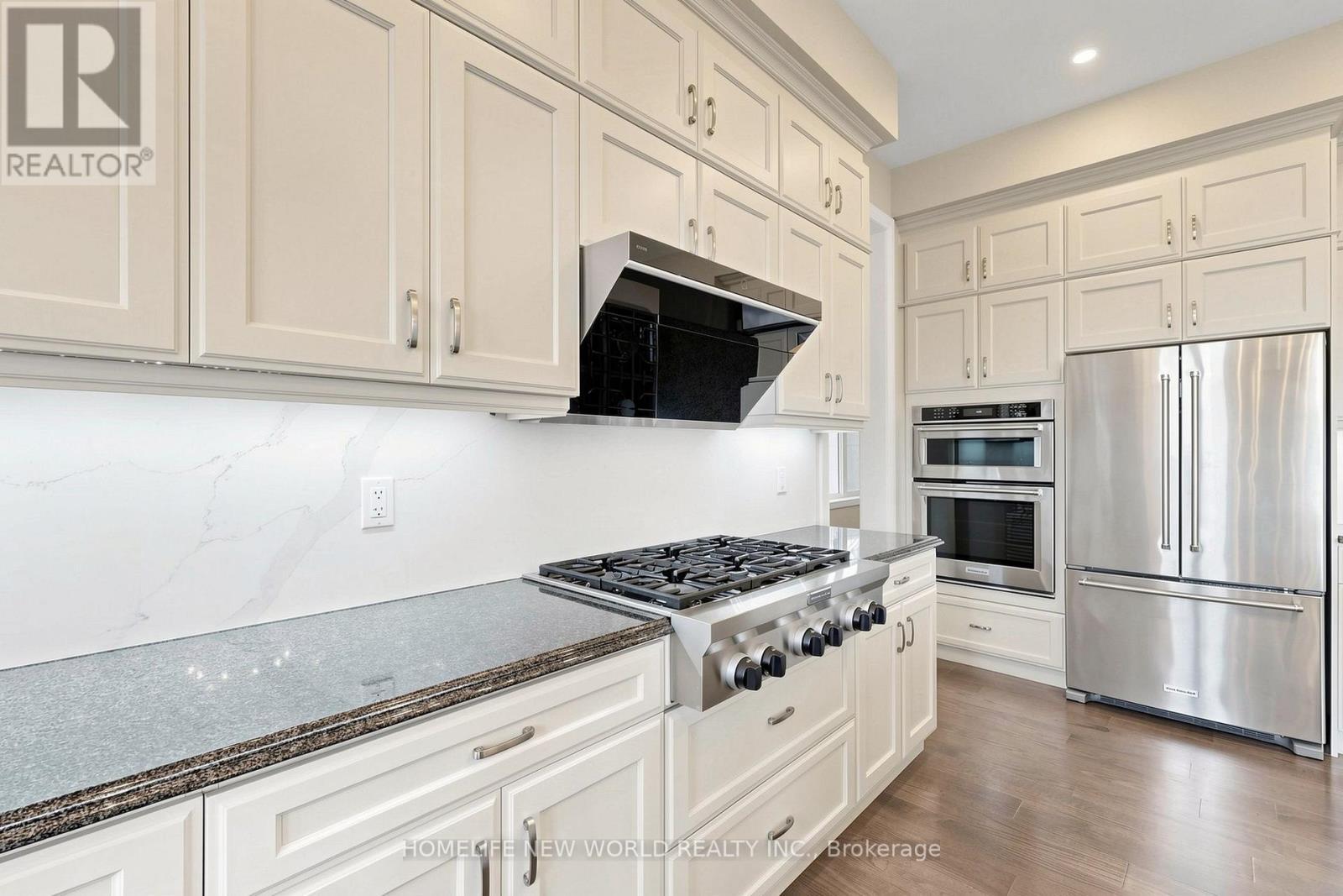 62 Ridgepoint Road, Vaughan, ON - Indoor Photo Showing Kitchen With Stainless Steel Kitchen With Upgraded Kitchen