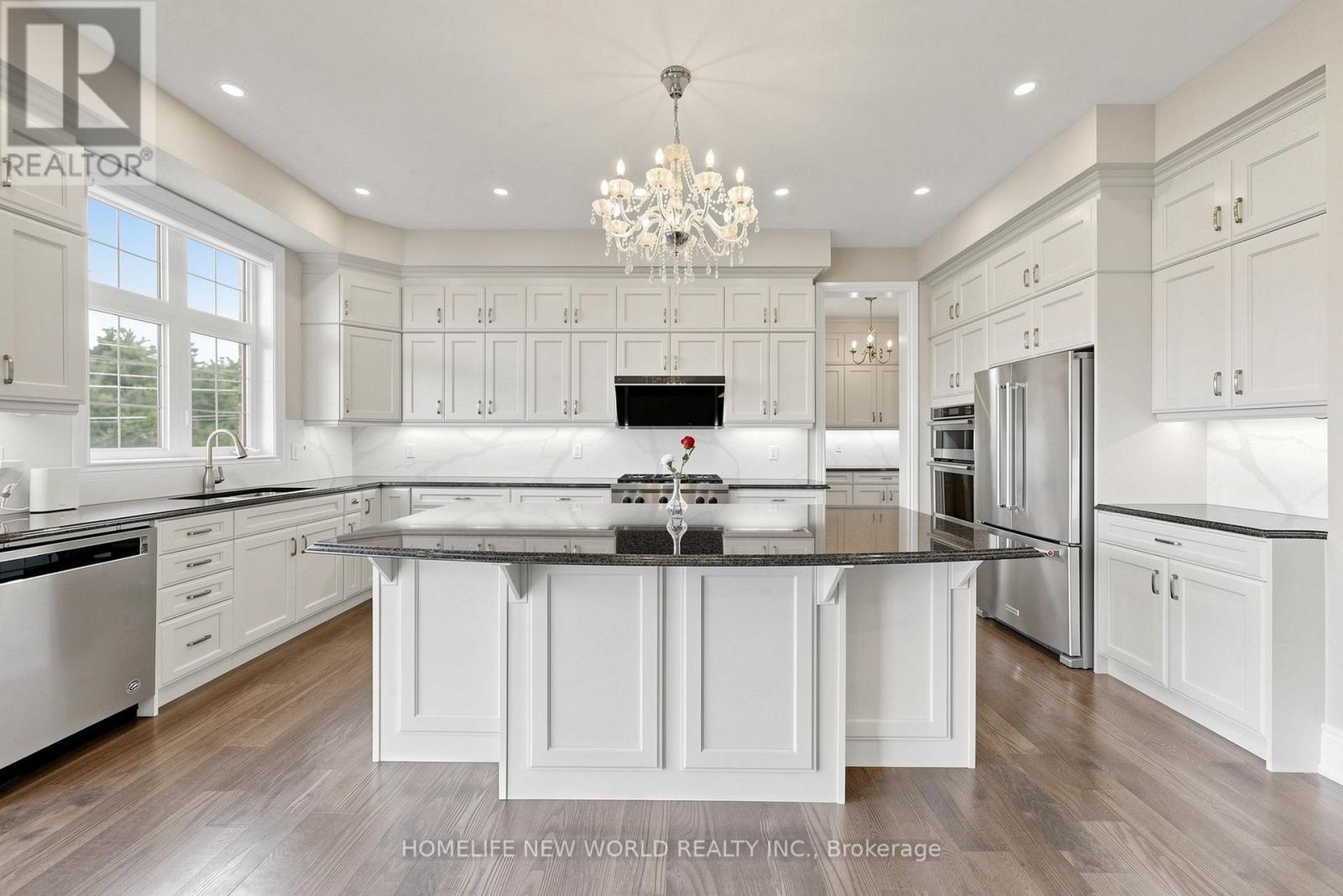 62 Ridgepoint Road, Vaughan, ON - Indoor Photo Showing Kitchen With Stainless Steel Kitchen With Upgraded Kitchen