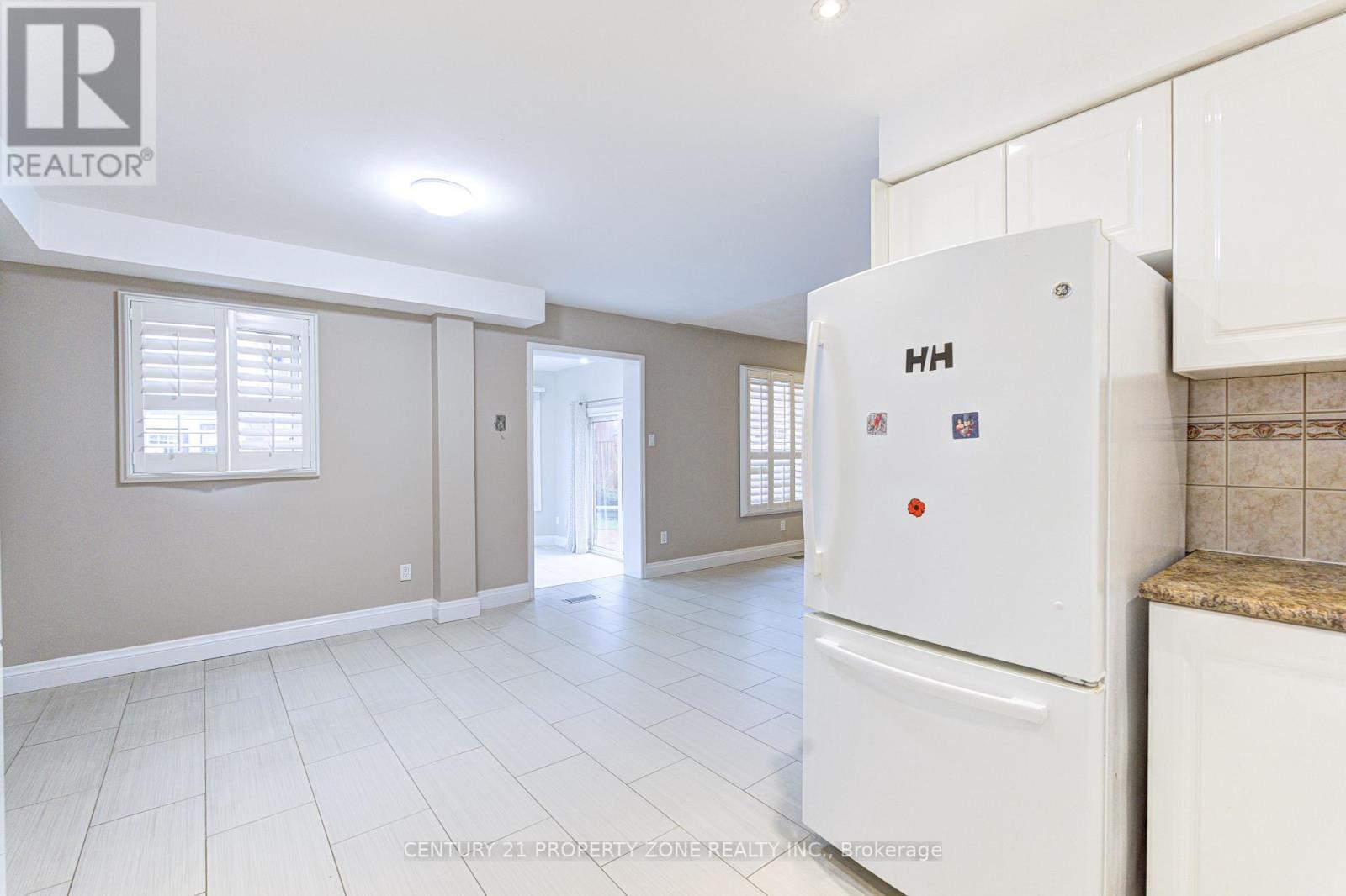 4 Compton Court, Caledon, ON - Indoor Photo Showing Other Room