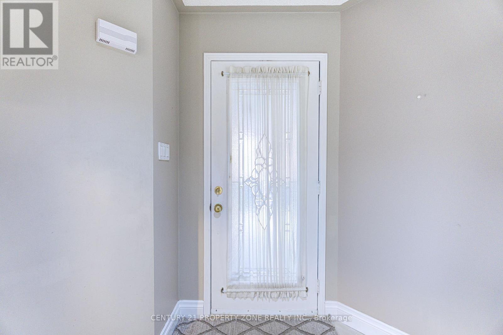 4 Compton Court, Caledon, ON - Indoor