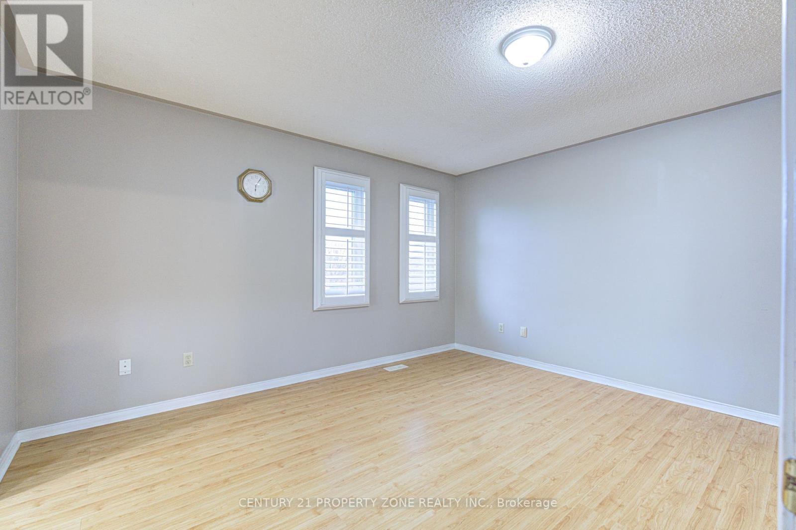 4 Compton Court, Caledon, ON - Indoor Photo Showing Other Room