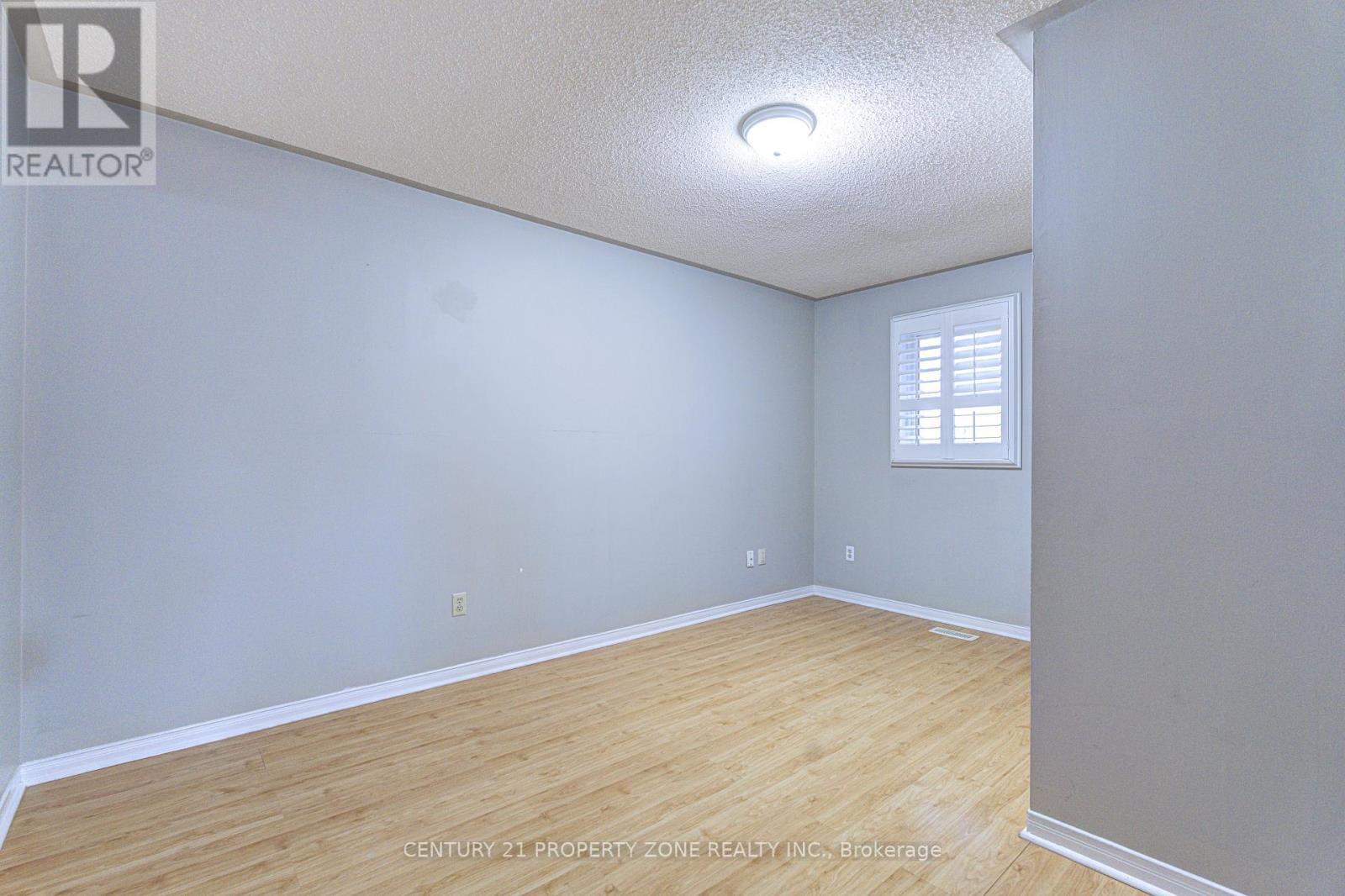 4 Compton Court, Caledon, ON - Indoor Photo Showing Other Room
