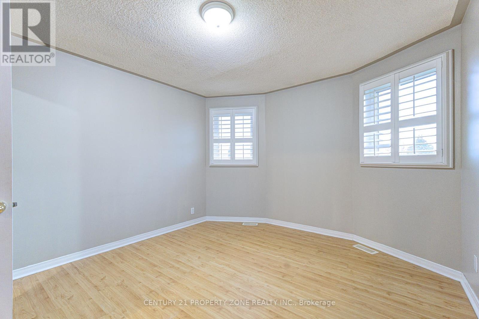 4 Compton Court, Caledon, ON - Indoor Photo Showing Other Room