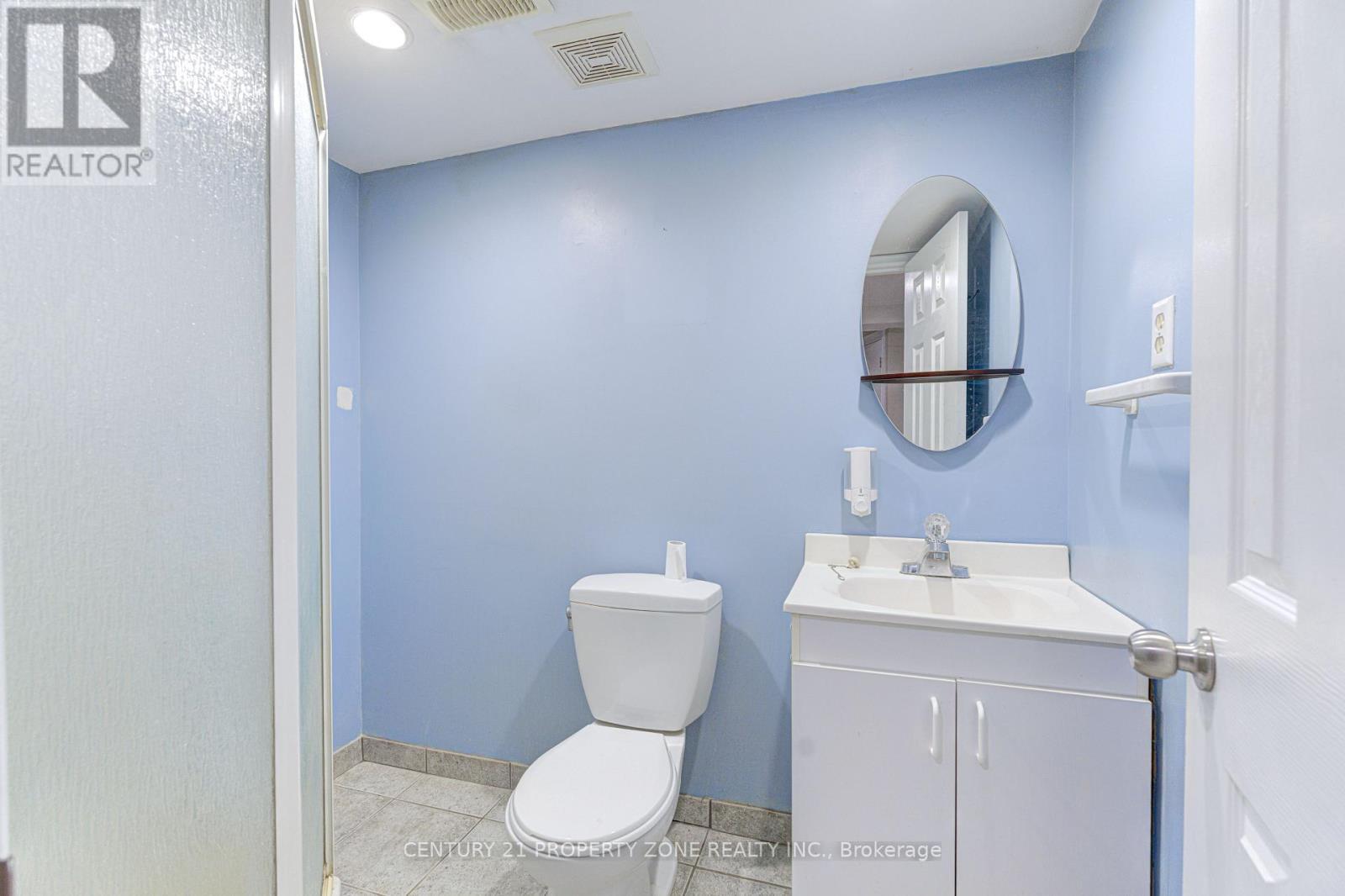 4 Compton Court, Caledon, ON - Indoor Photo Showing Bathroom