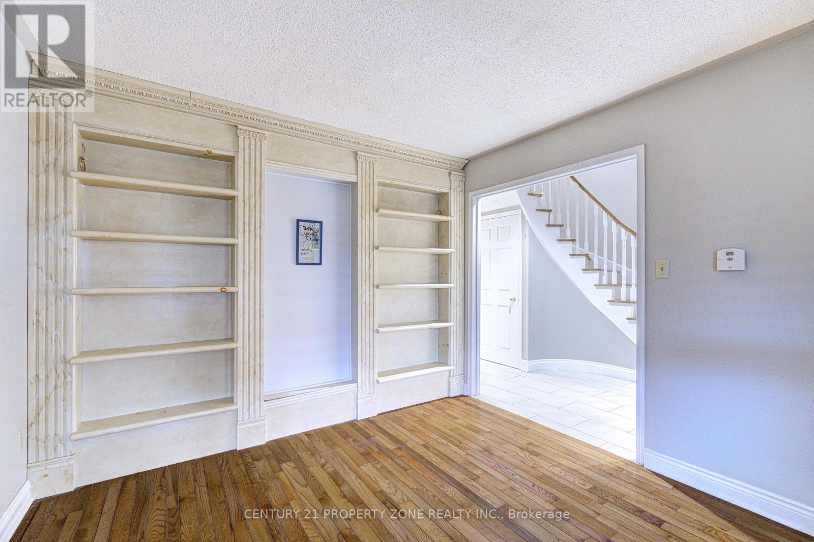 4 Compton Court, Caledon, ON - Indoor Photo Showing Other Room