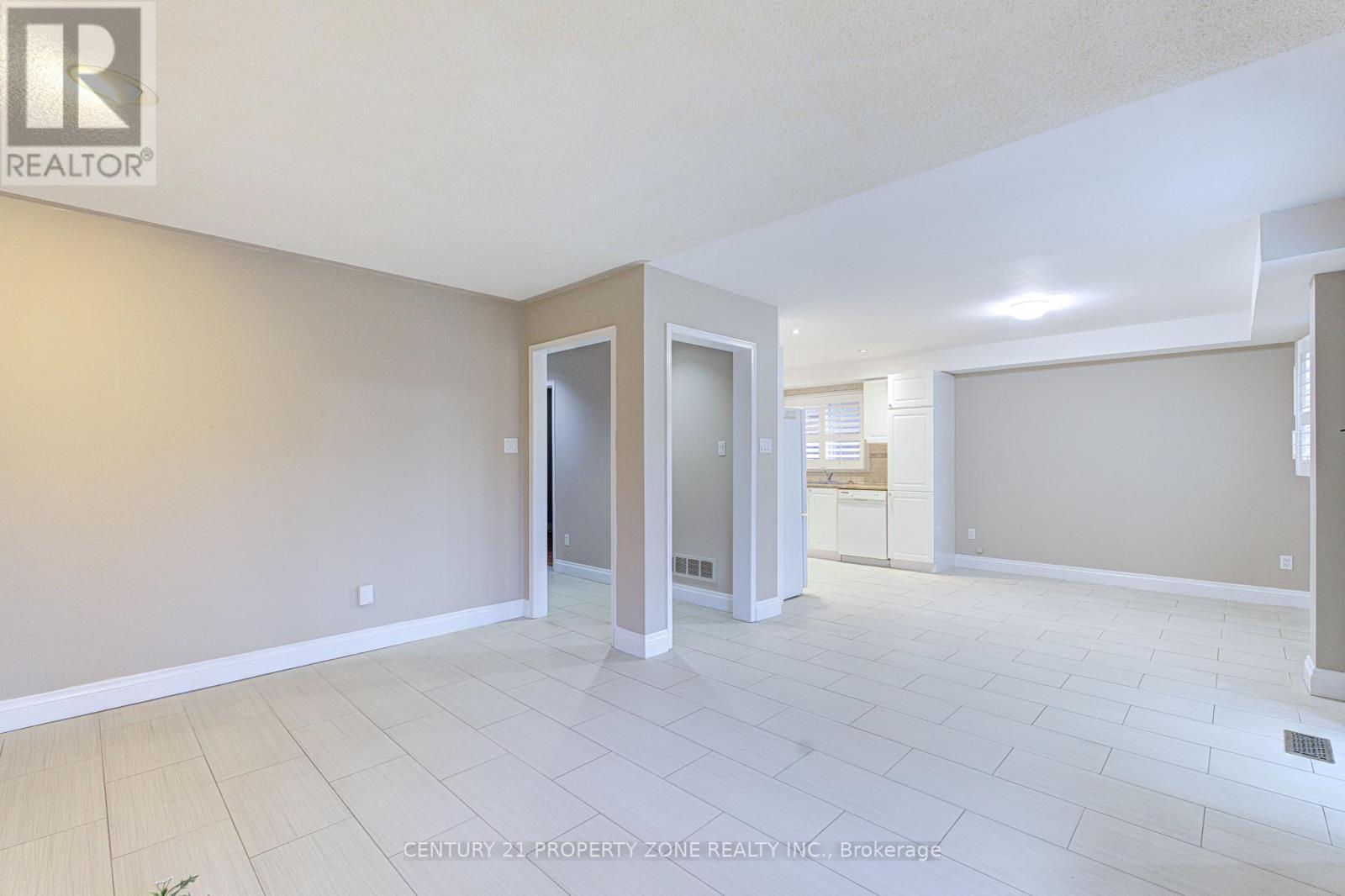 4 Compton Court, Caledon, ON - Indoor Photo Showing Other Room