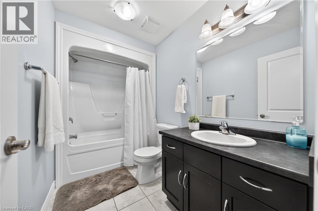 635 Saginaw Parkway Unit# 35, Cambridge, ON - Indoor Photo Showing Bathroom