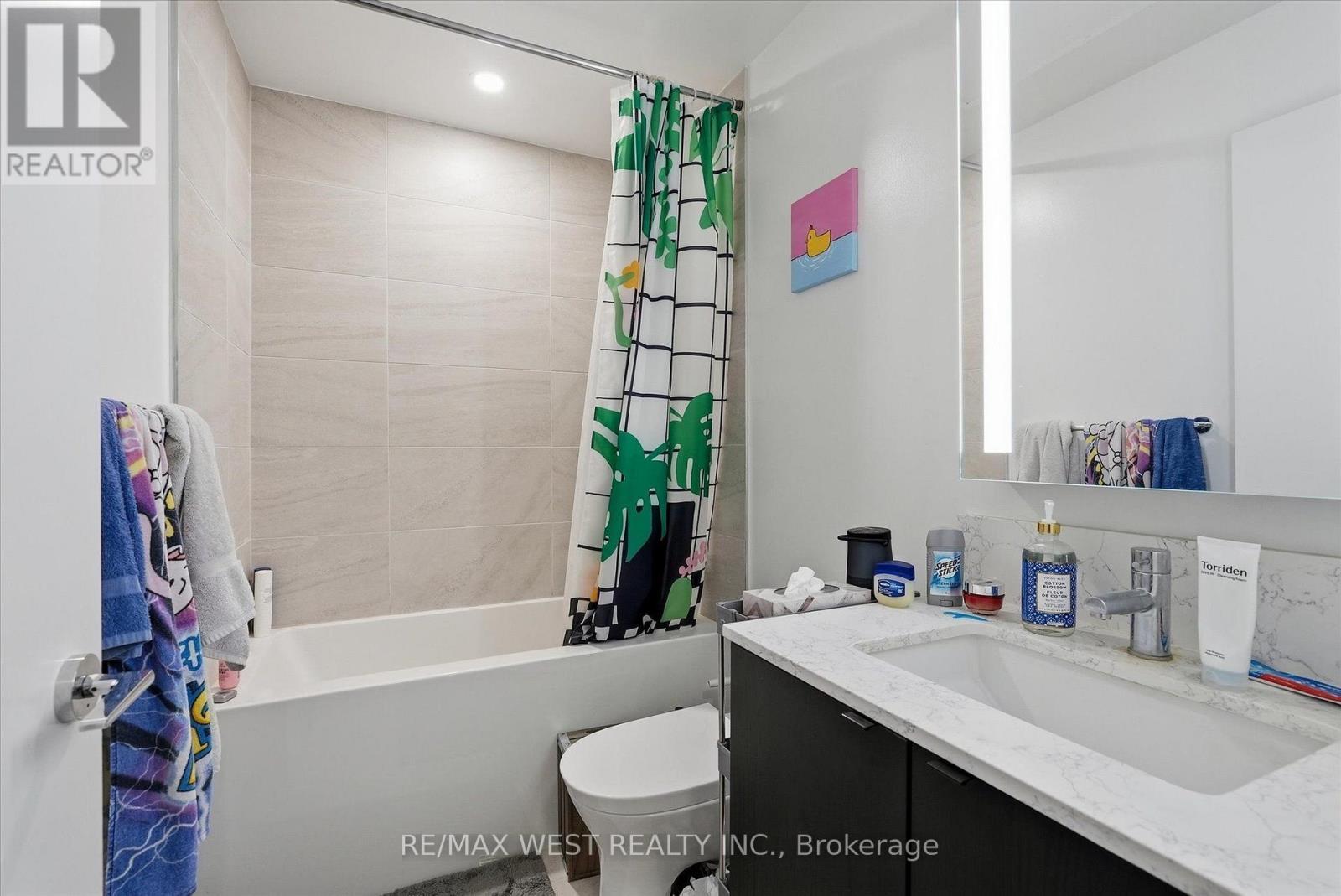 819 - 270 Dufferin Street, Toronto, ON - Indoor Photo Showing Bathroom