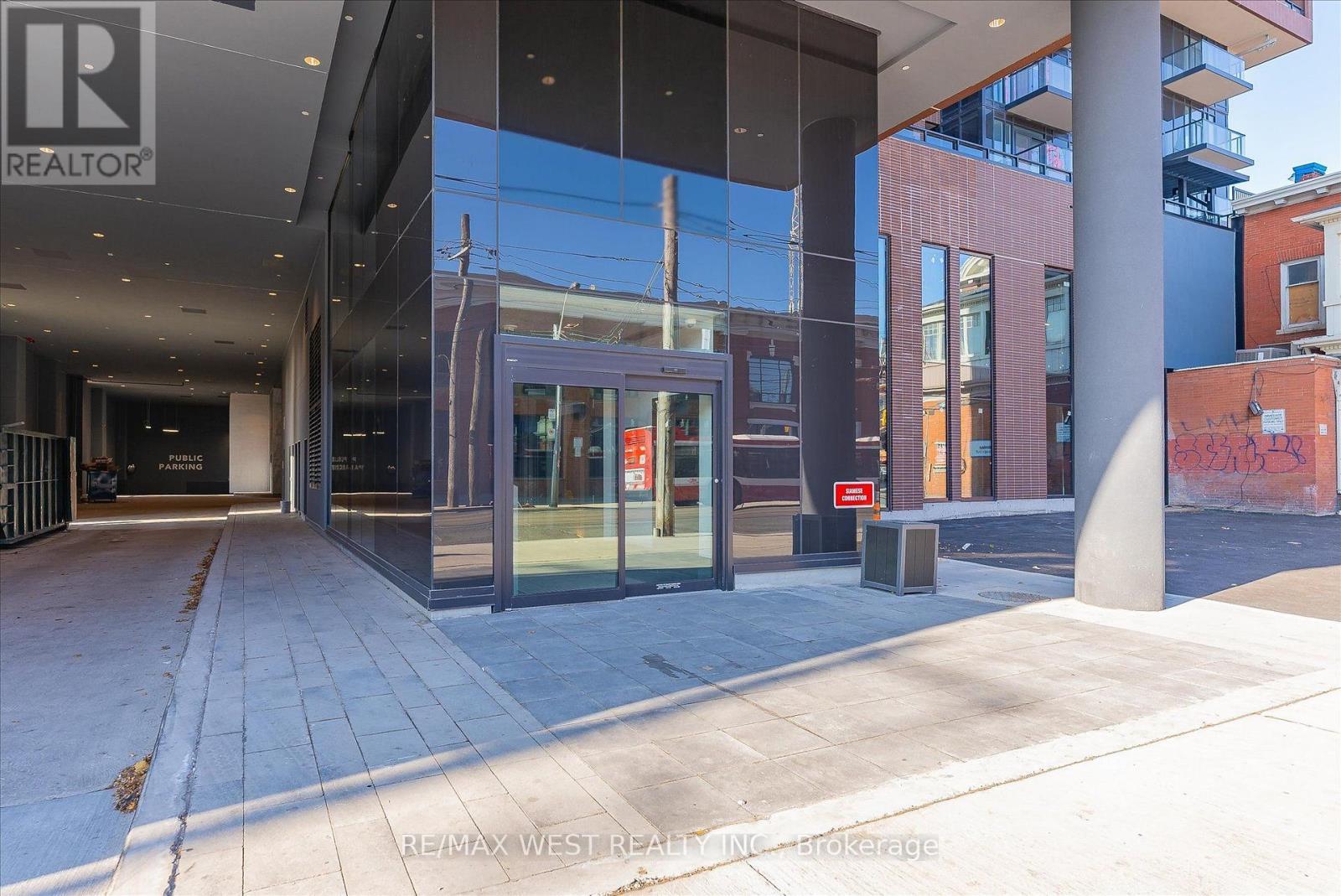 819 - 270 Dufferin Street, Toronto, ON -