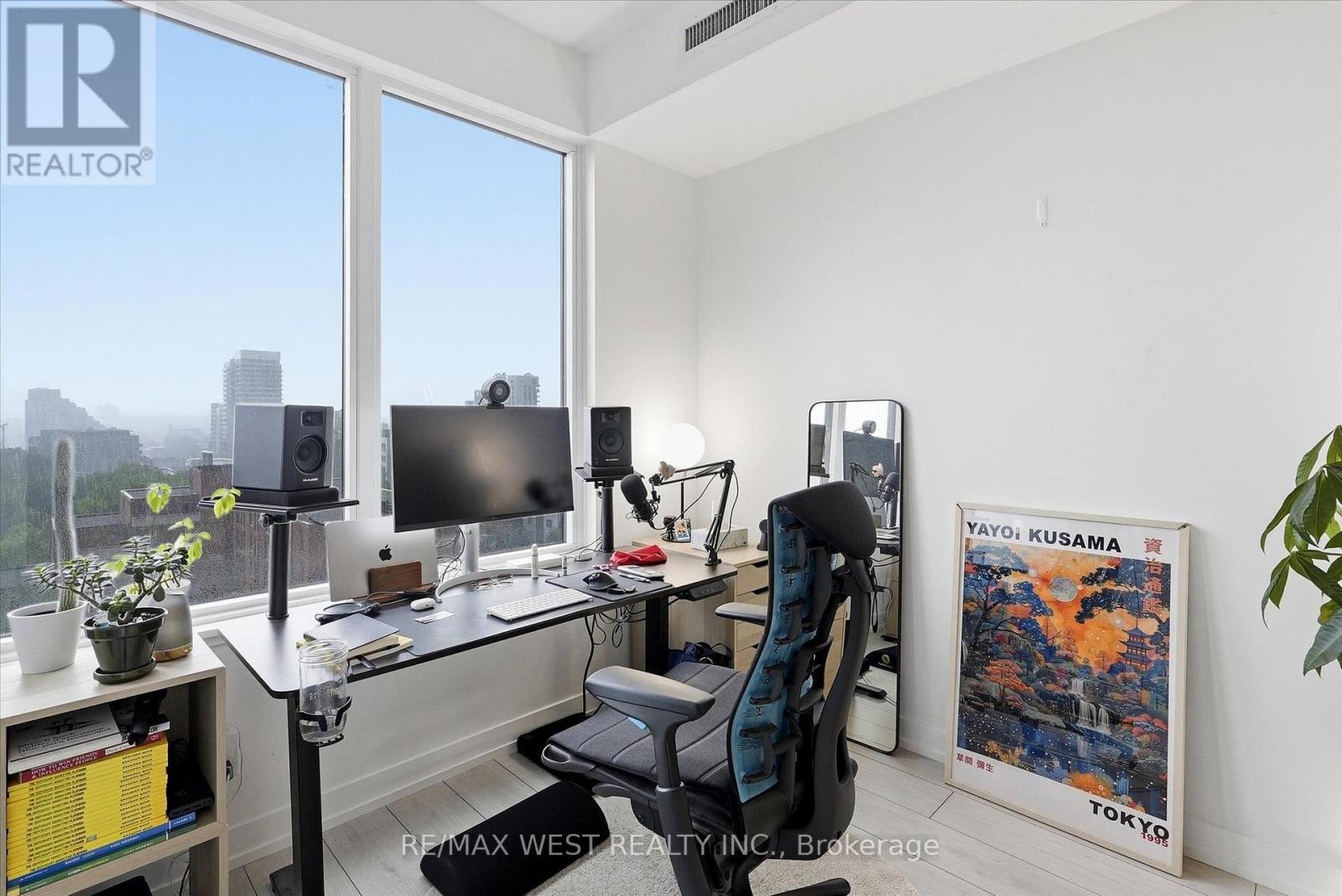 819 - 270 Dufferin Street, Toronto, ON - Indoor Photo Showing Office