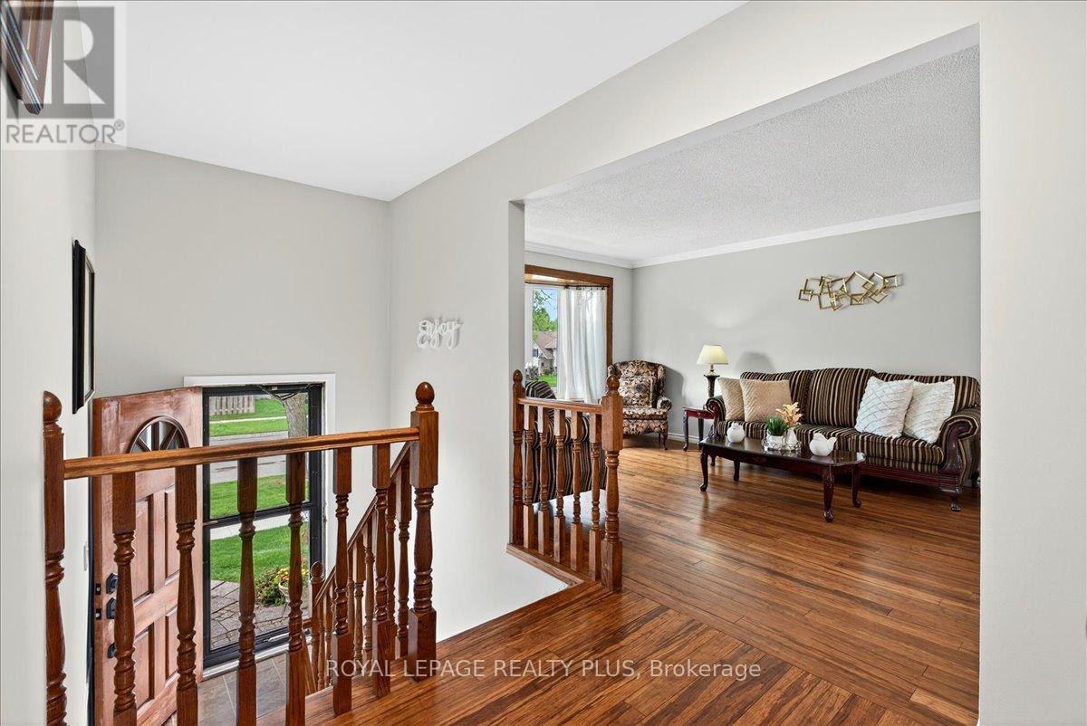4452 Delaney Drive, Burlington, ON - Indoor Photo Showing Other Room