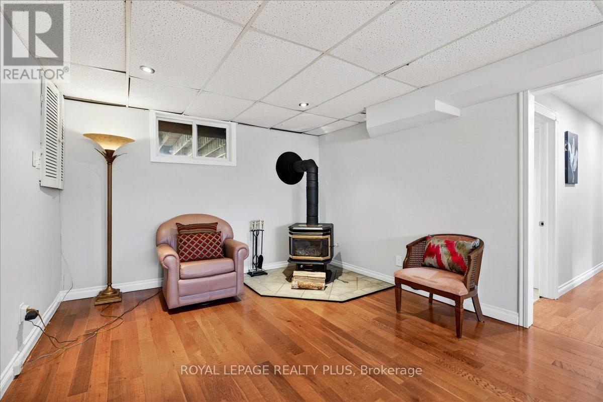4452 Delaney Drive, Burlington, ON - Indoor