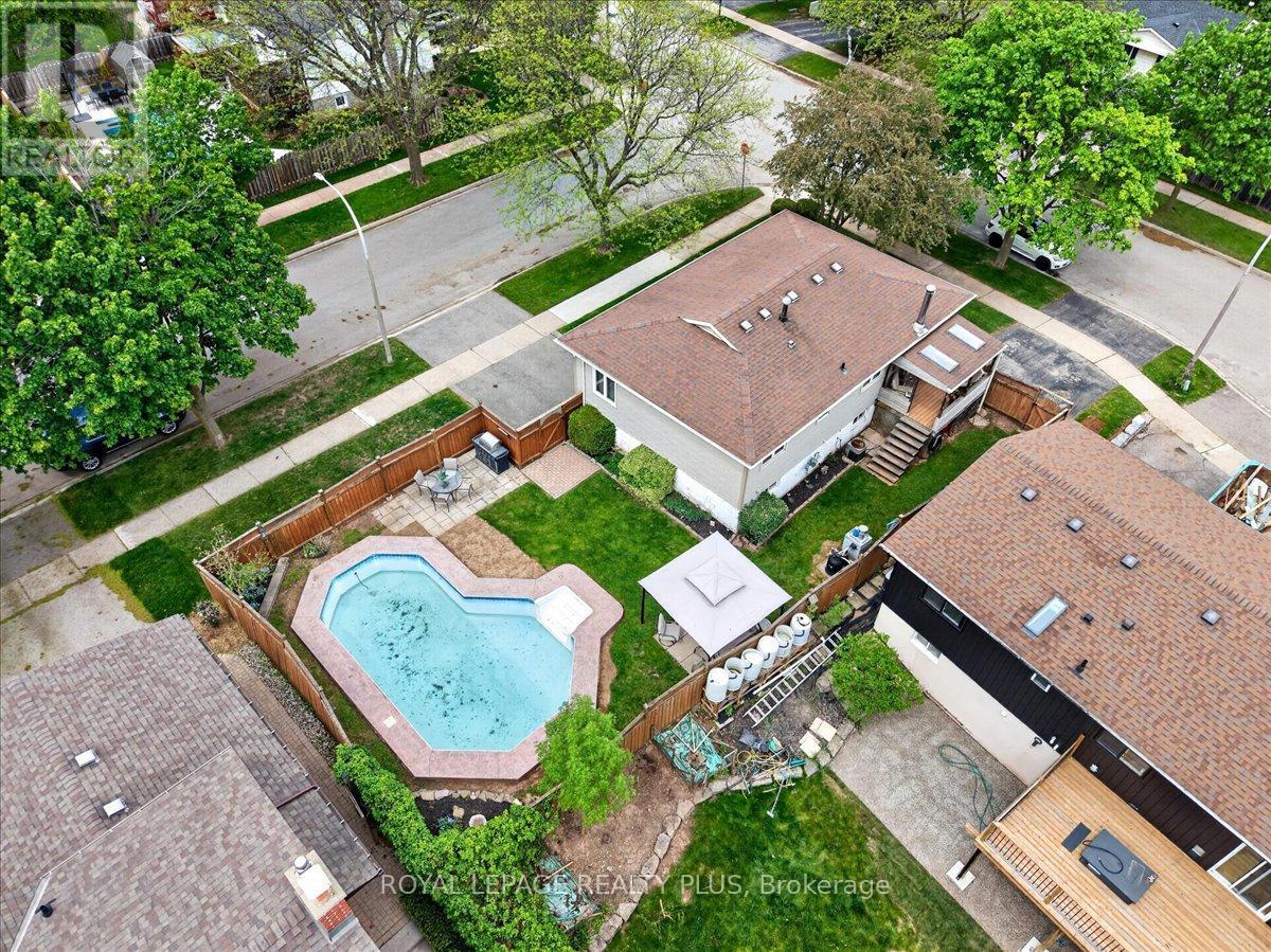 4452 Delaney Drive, Burlington, ON - Outdoor With In Ground Pool