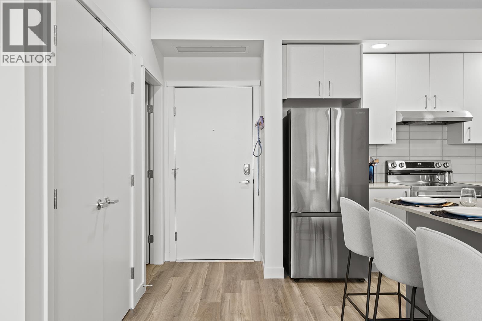 Photos are of a similar home; some features may vary - 1057 Frost Road Unit# 412, Kelowna, BC - Indoor Photo Showing Kitchen