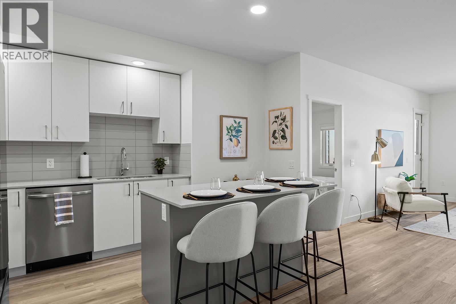 Photos are of a similar home; some features may vary - 1057 Frost Road Unit# 412, Kelowna, BC - Indoor
