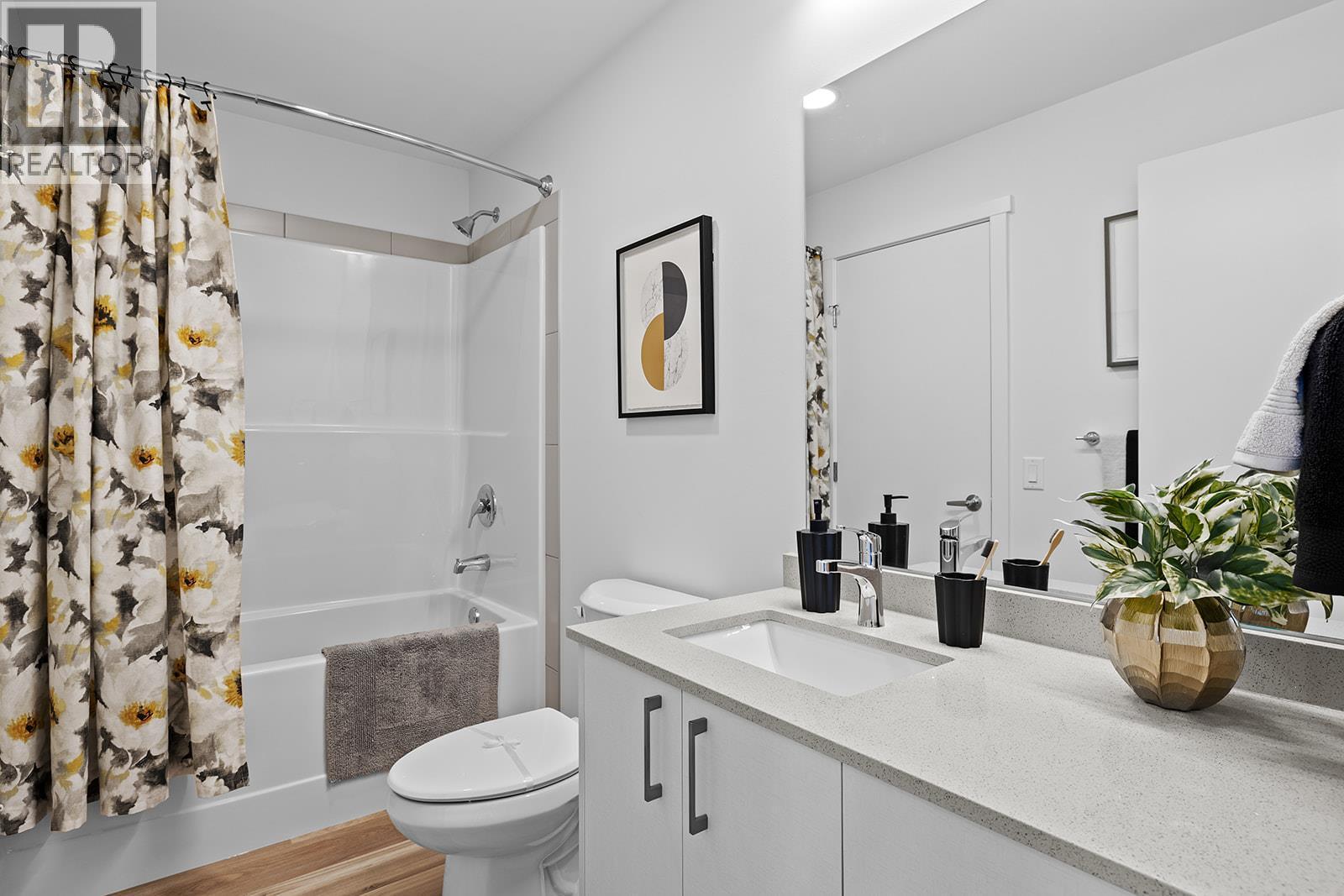 Photos are of a similar home; some features may vary - 1057 Frost Road Unit# 412, Kelowna, BC - Indoor Photo Showing Bathroom