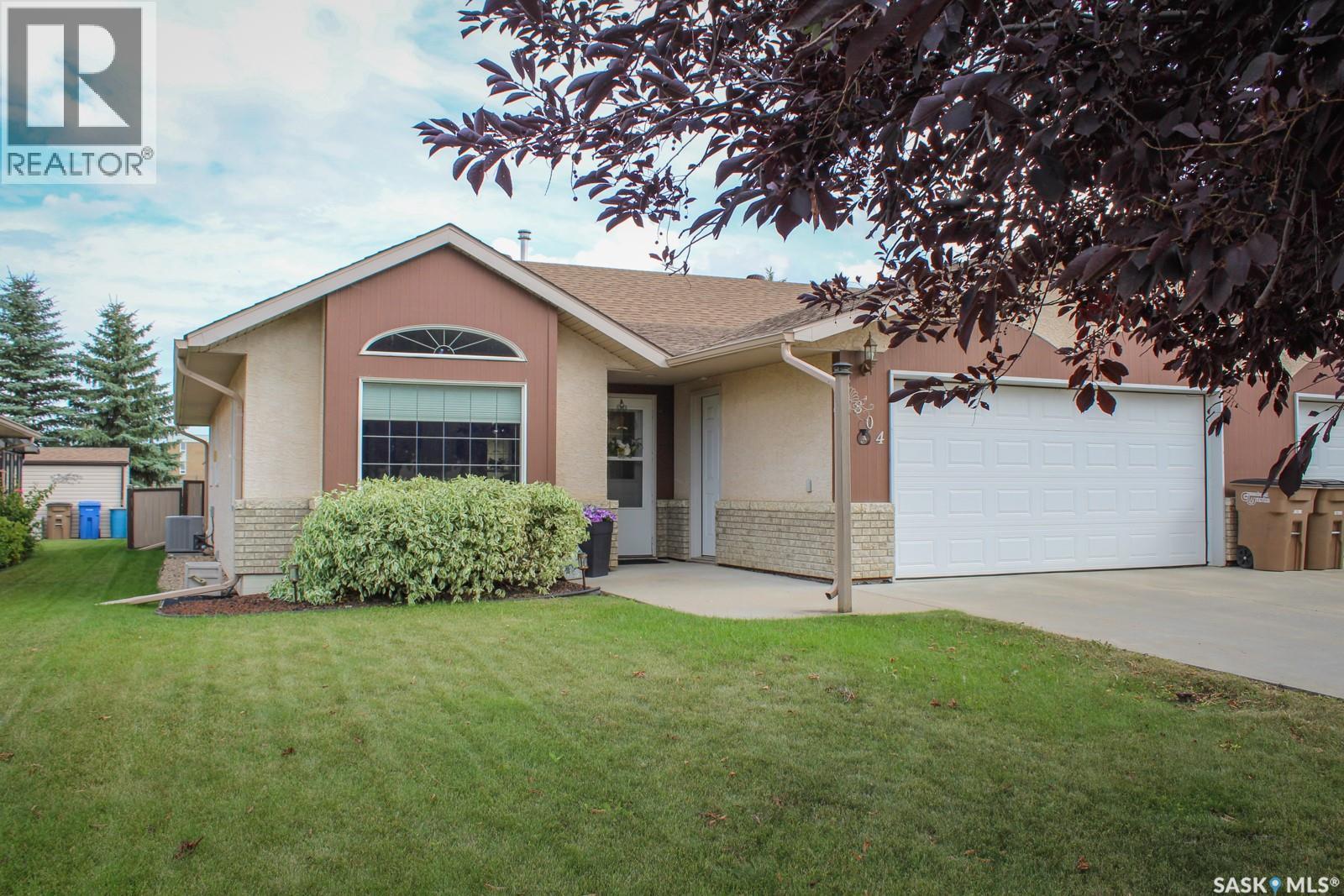 804 Alberta Street, Melfort, SK - Outdoor