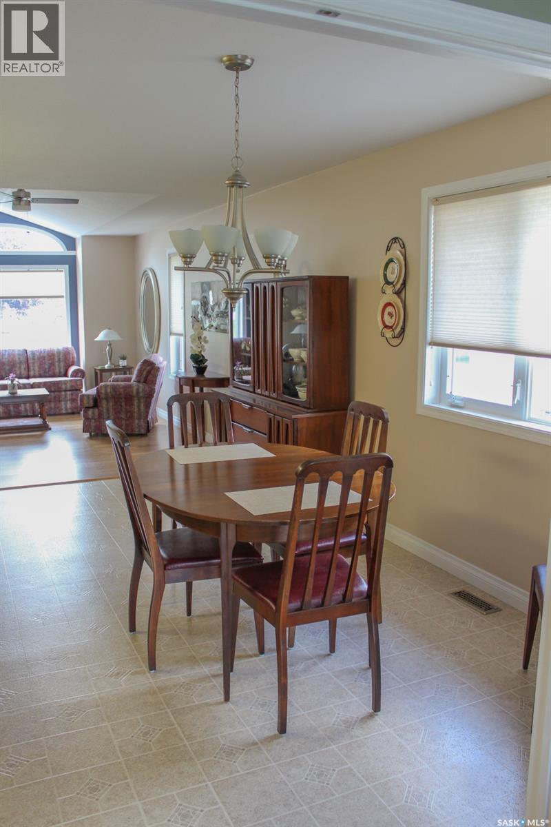 804 Alberta Street, Melfort, SK - Indoor Photo Showing Dining Room
