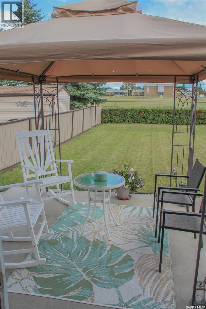 804 Alberta Street, Melfort, SK - Outdoor