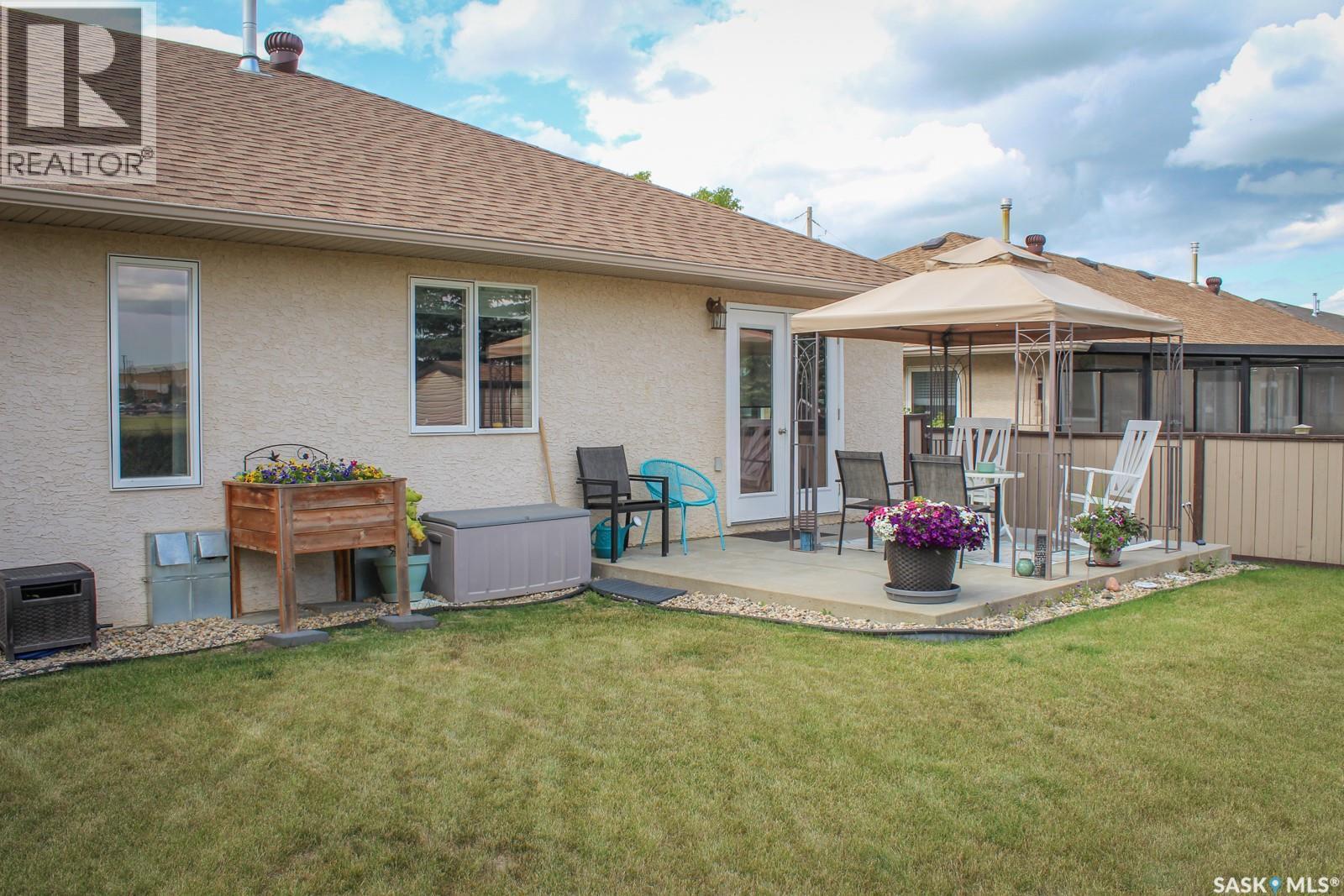 804 Alberta Street, Melfort, SK - Outdoor