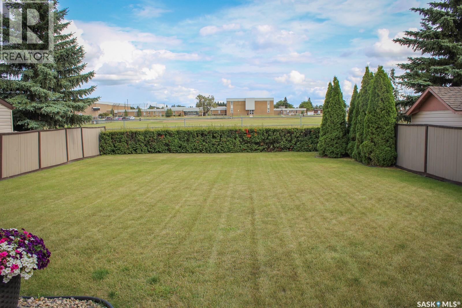 804 Alberta Street, Melfort, SK - Outdoor