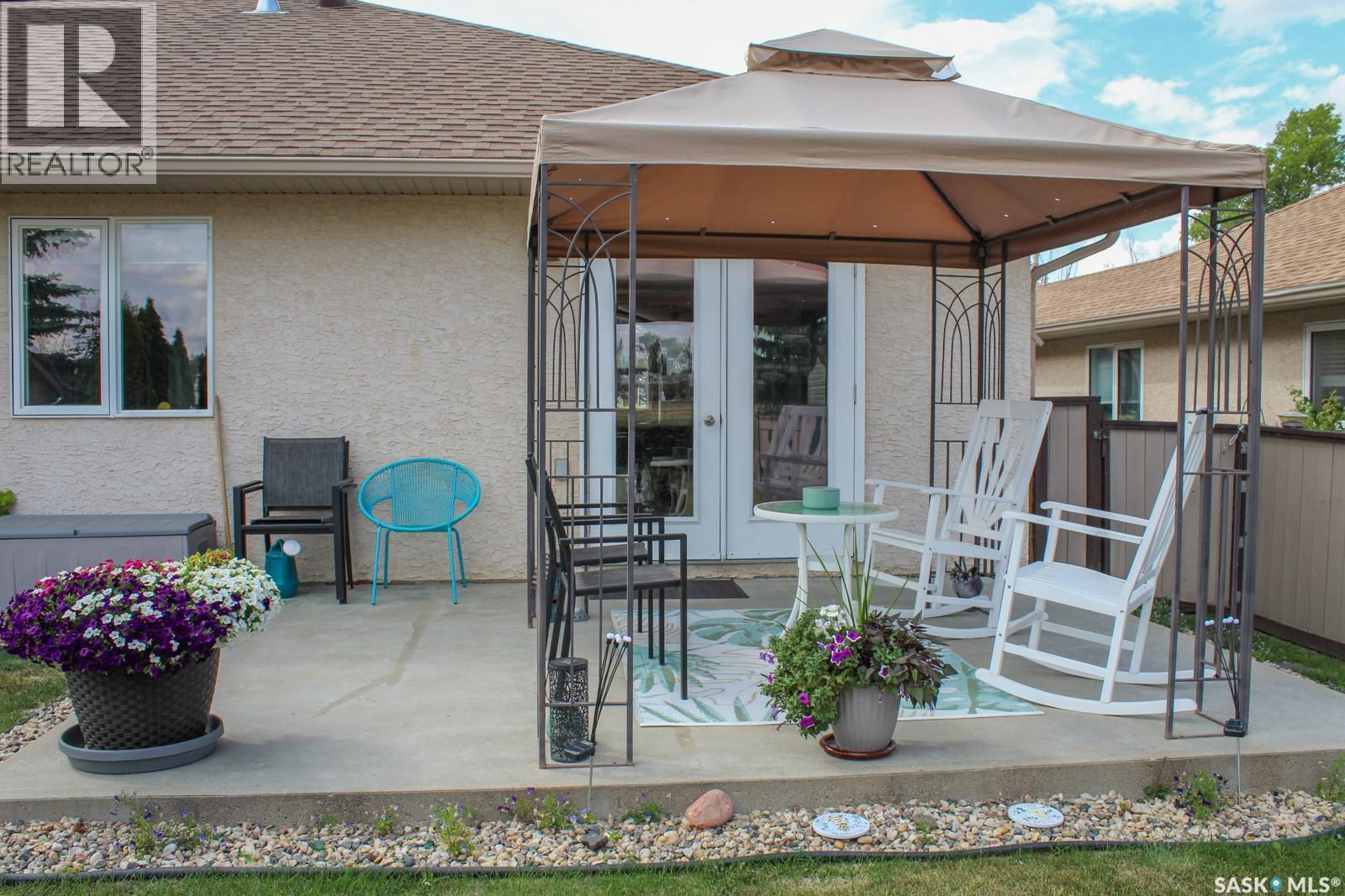 804 Alberta Street, Melfort, SK - Outdoor