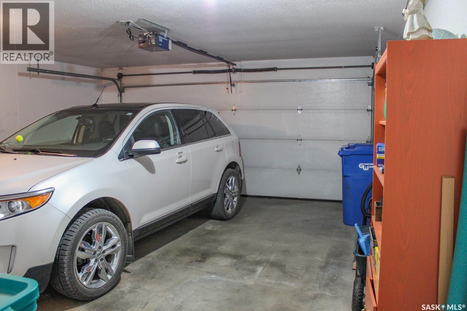 804 Alberta Street, Melfort, SK - Indoor Photo Showing Garage