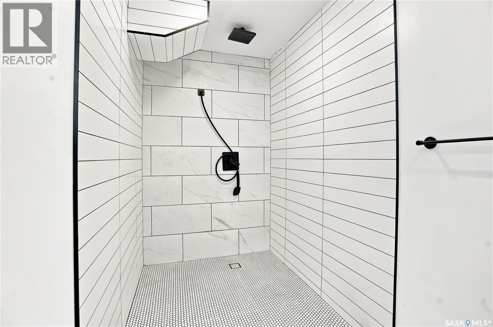 3445 11Th Street W, Saskatoon, SK - Indoor Photo Showing Bathroom