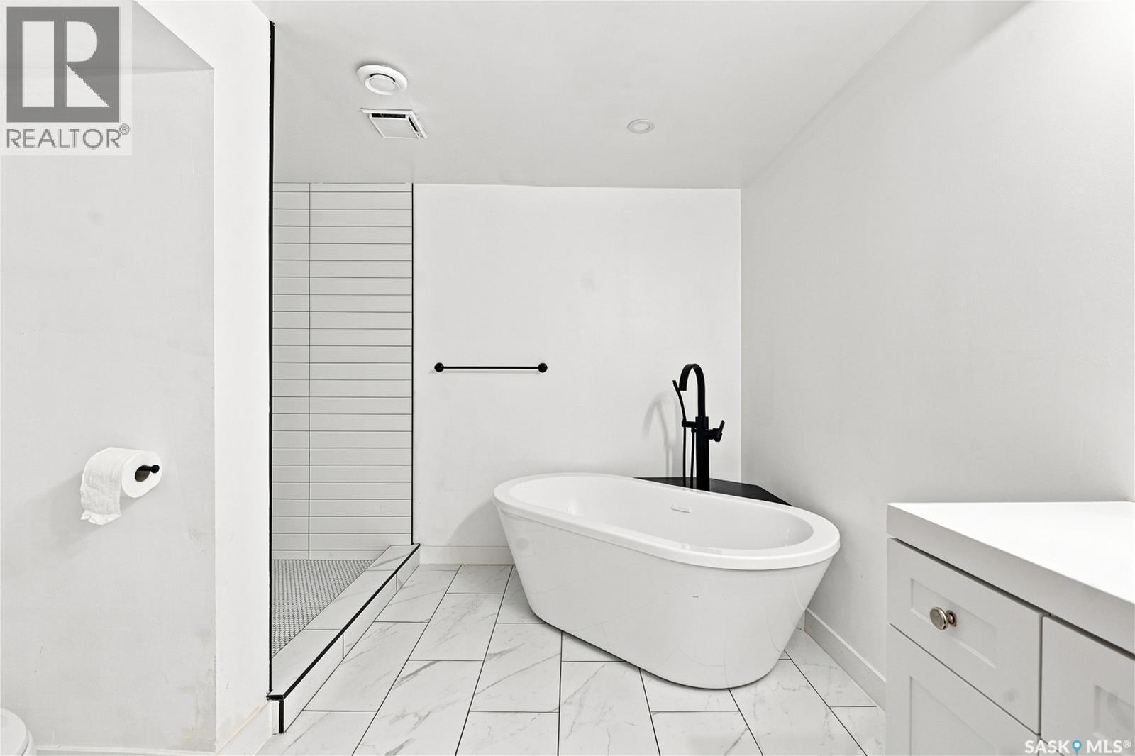 3445 11Th Street W, Saskatoon, SK - Indoor Photo Showing Bathroom
