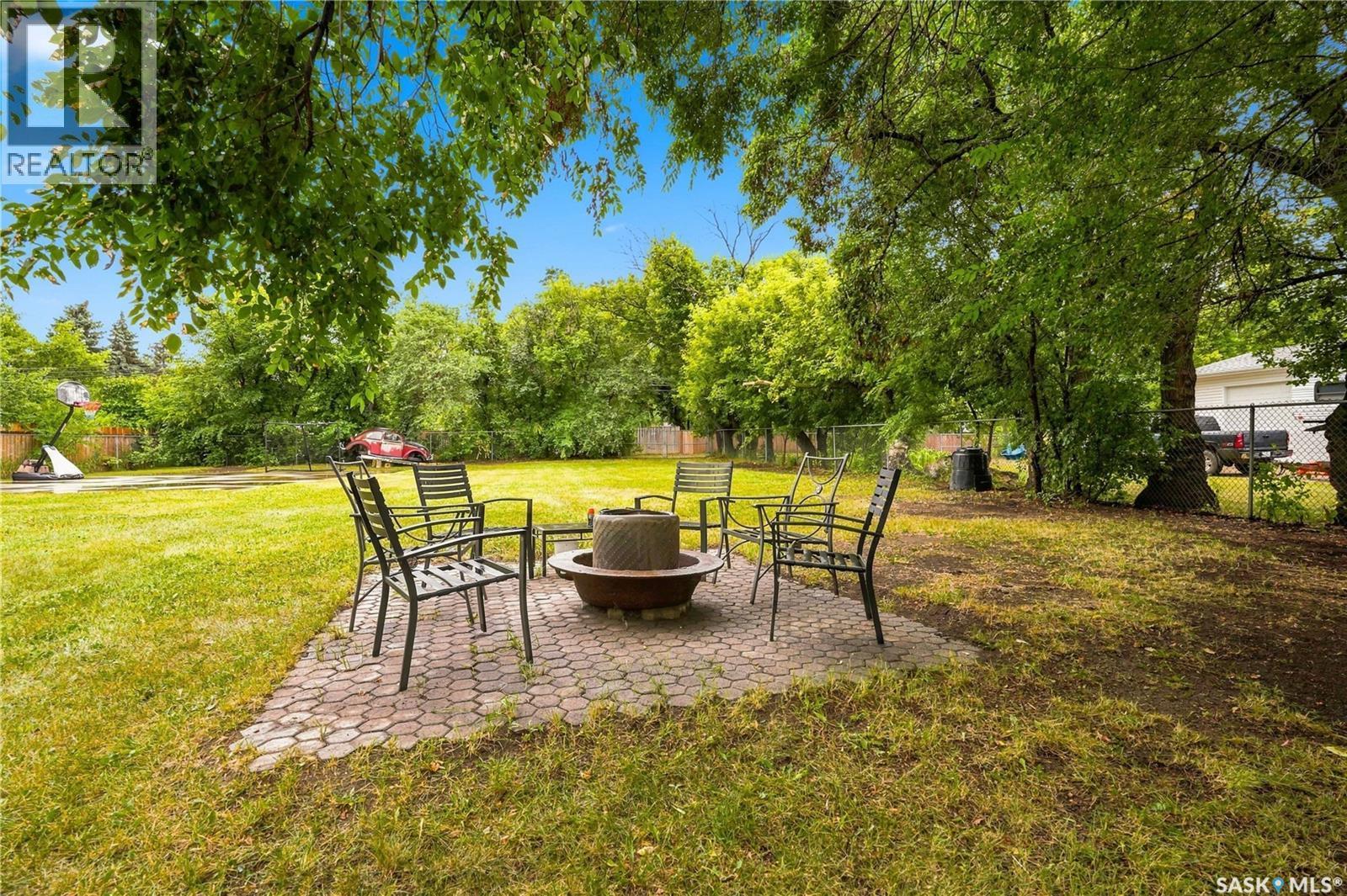 3445 11Th Street W, Saskatoon, SK - Outdoor With Backyard