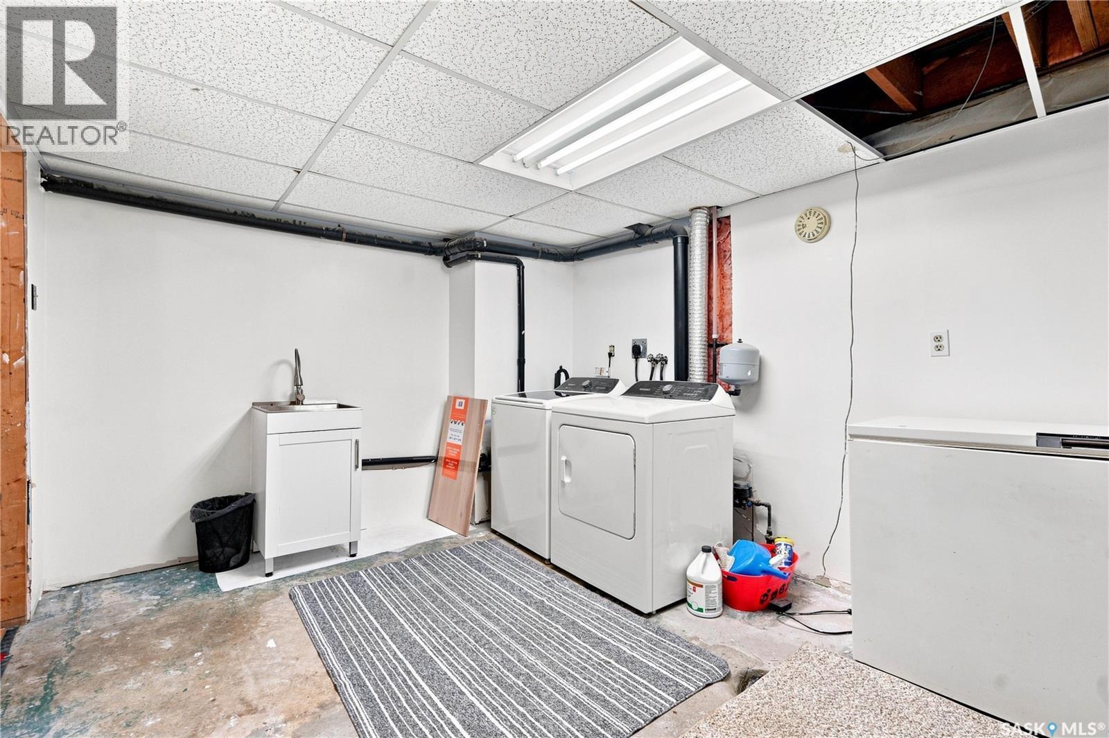 3445 11Th Street W, Saskatoon, SK - Indoor Photo Showing Laundry Room