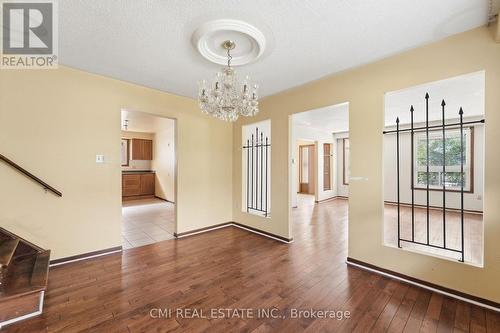 185 Lavina Crescent, Hamilton, ON - Indoor Photo Showing Other Room