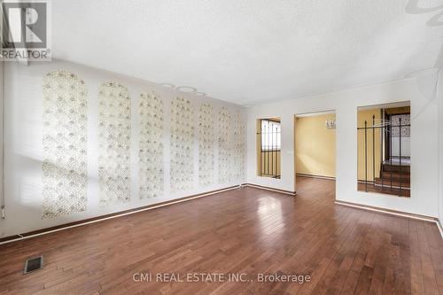 185 Lavina Crescent, Hamilton, ON - Indoor Photo Showing Other Room