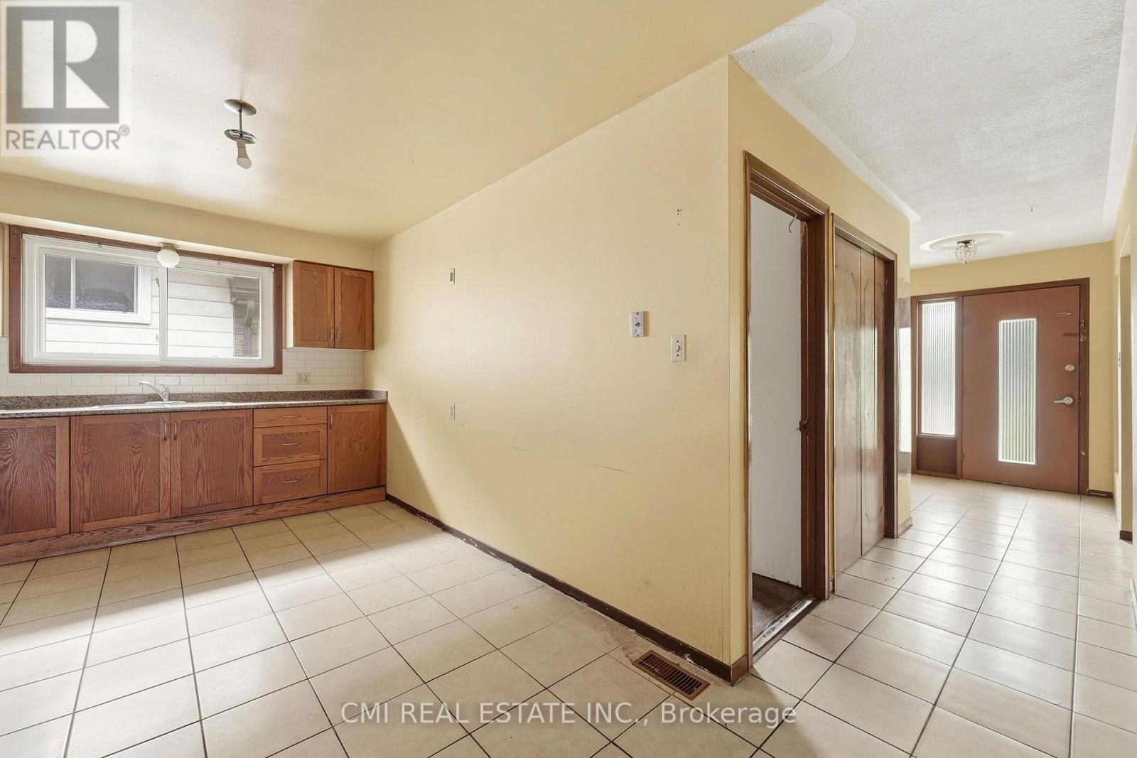 185 Lavina Crescent, Hamilton, ON - Indoor