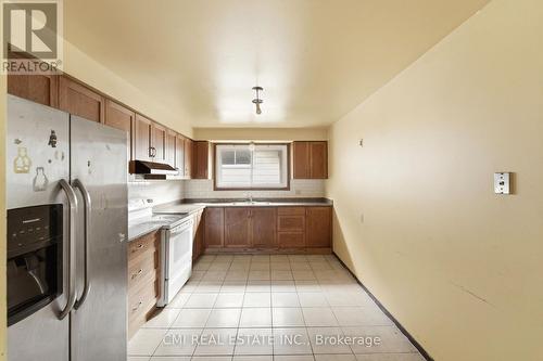 185 Lavina Crescent, Hamilton, ON - Indoor Photo Showing Kitchen