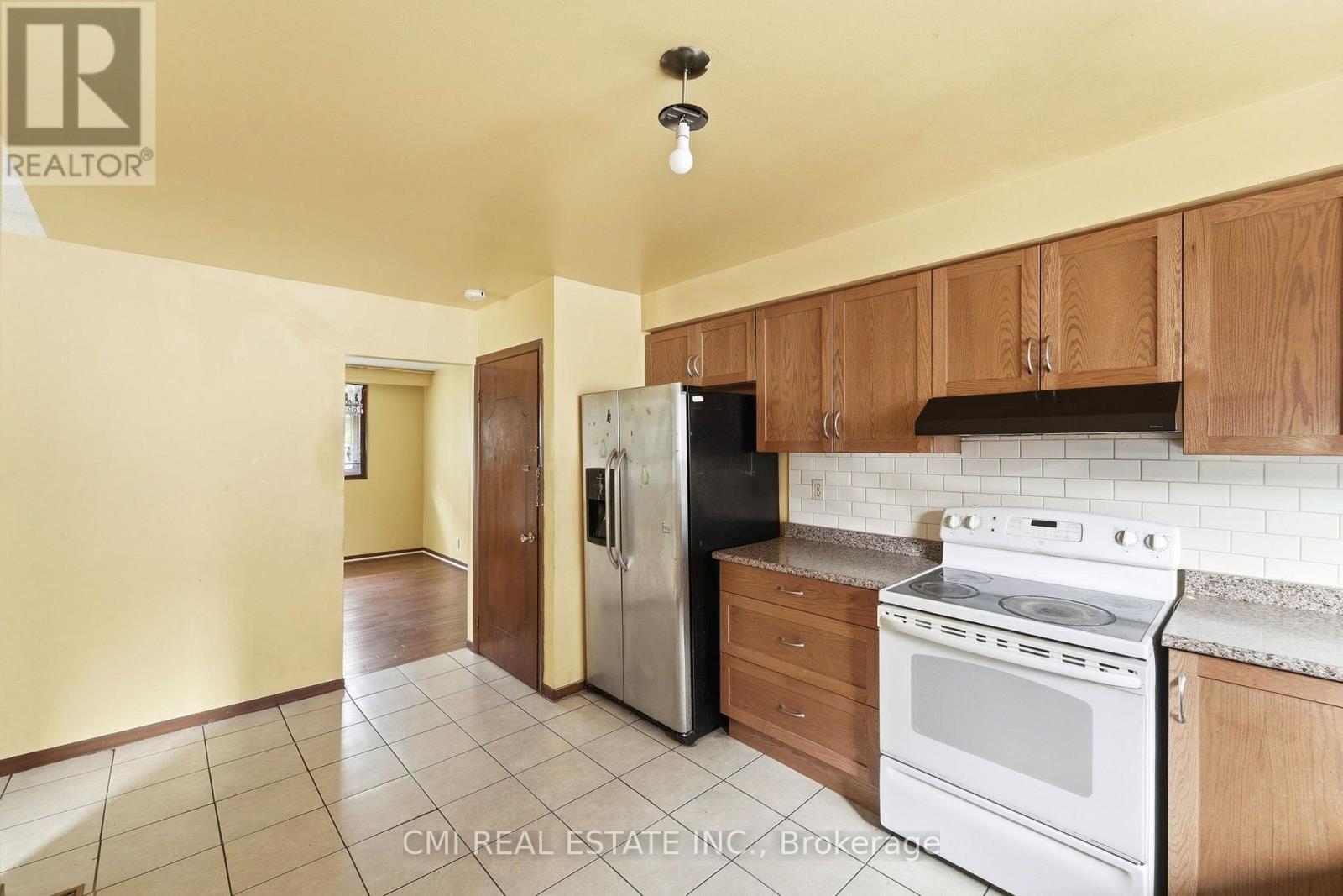 185 Lavina Crescent, Hamilton, ON - Indoor Photo Showing Kitchen