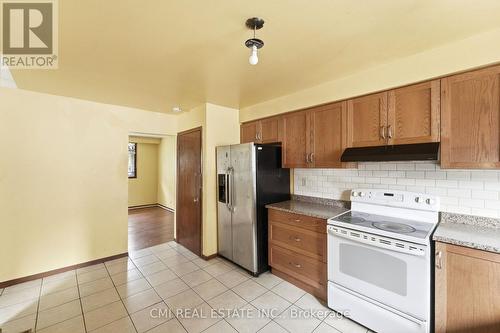 185 Lavina Crescent, Hamilton, ON - Indoor Photo Showing Kitchen