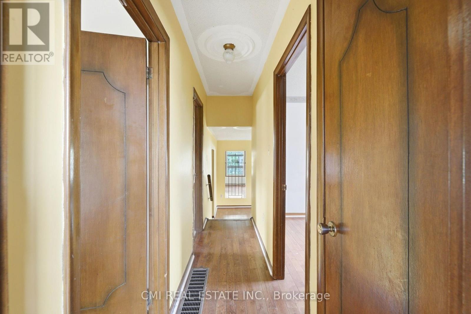 185 Lavina Crescent, Hamilton, ON - Indoor Photo Showing Other Room